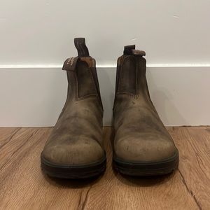 Blundstone boots rustic brown